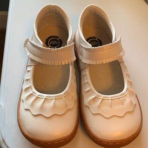 Livie & Luca Ruche in White Pearl size 12